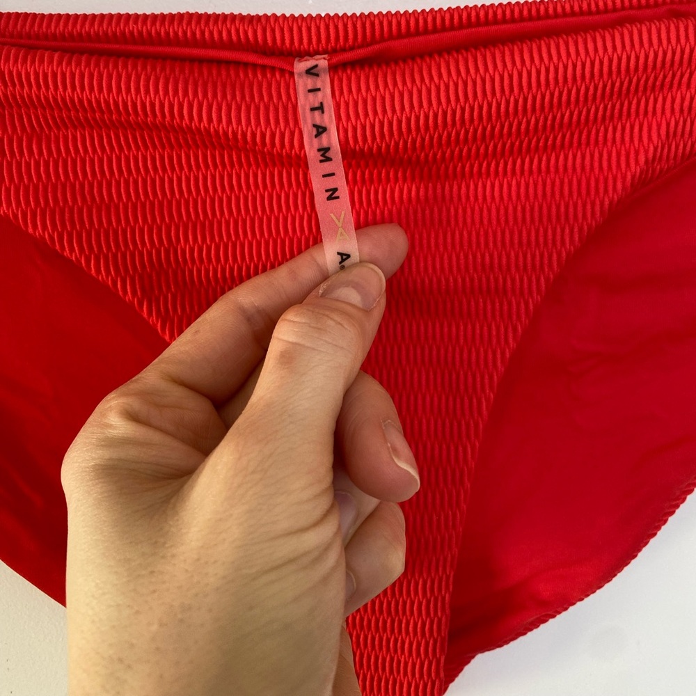 Vitamin A Red Reversible High Leg Cheeky Bikini Bottom Size L - Picture 10 of 15